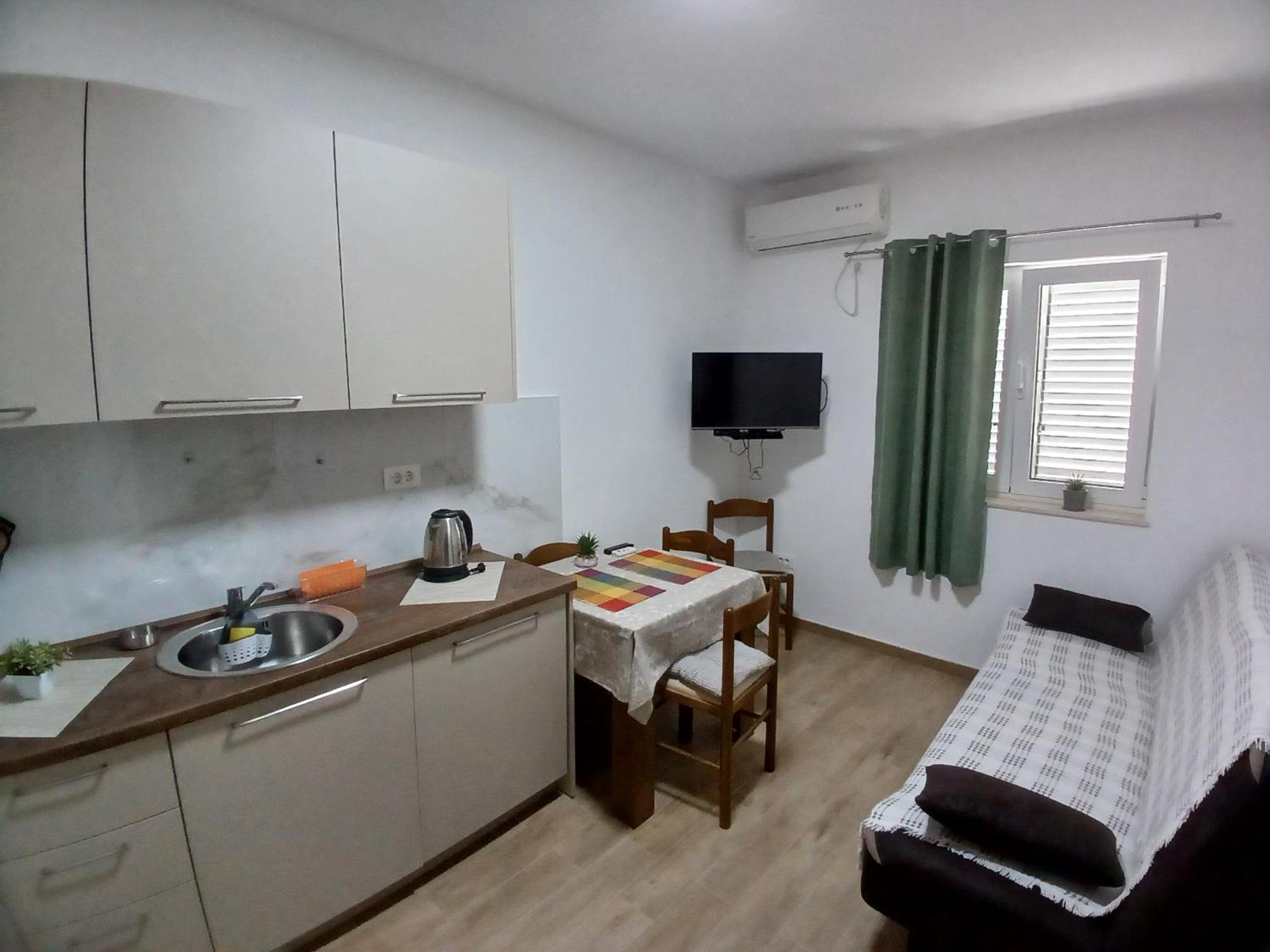 Apartments Tiha Noc Котор Экстерьер фото