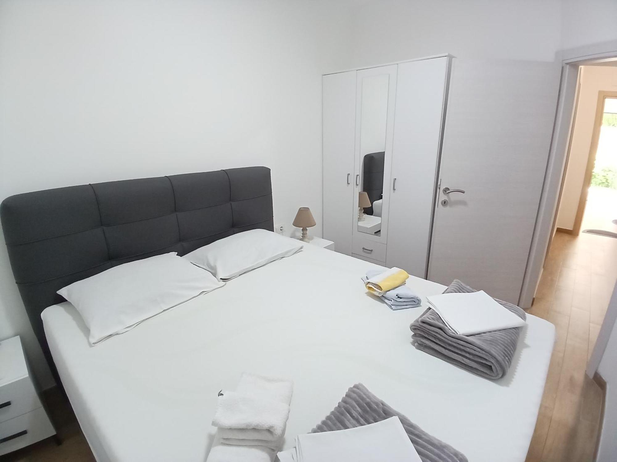 Apartments Tiha Noc Котор Экстерьер фото