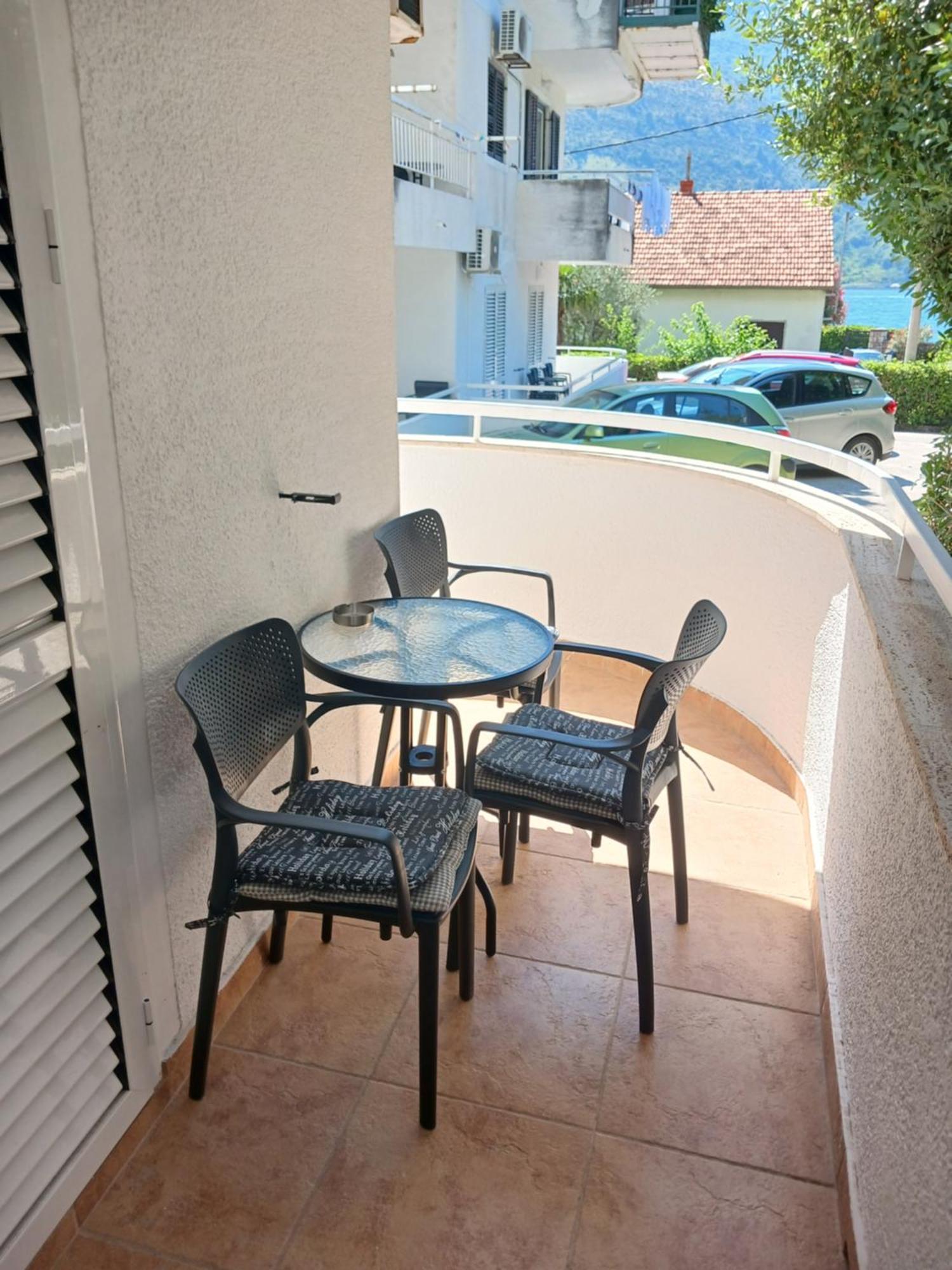 Apartments Tiha Noc Котор Экстерьер фото